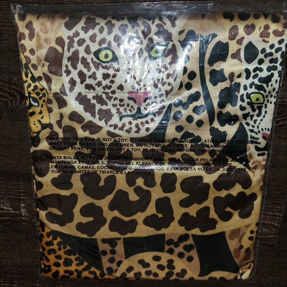 NWT winlar animal print kaftan - Picture 7 of 9